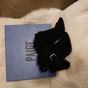 NWB Paige Black Suede Peep Toe Heeled Shoes-Size 6​​​​​​​​